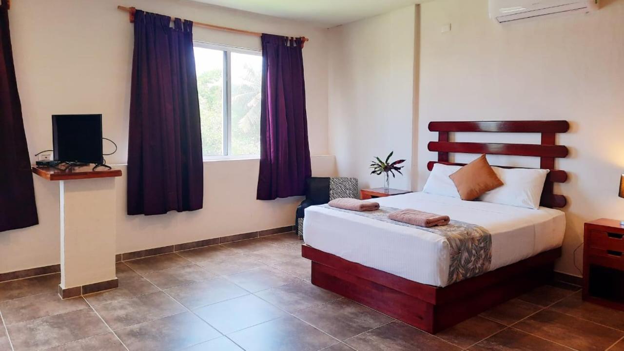 Porto Coral Hotel & Suites Chetumal Ngoại thất bức ảnh
